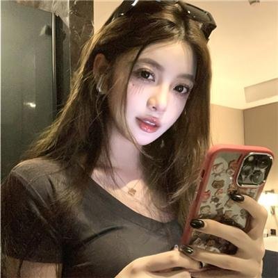 这个警察不太冷